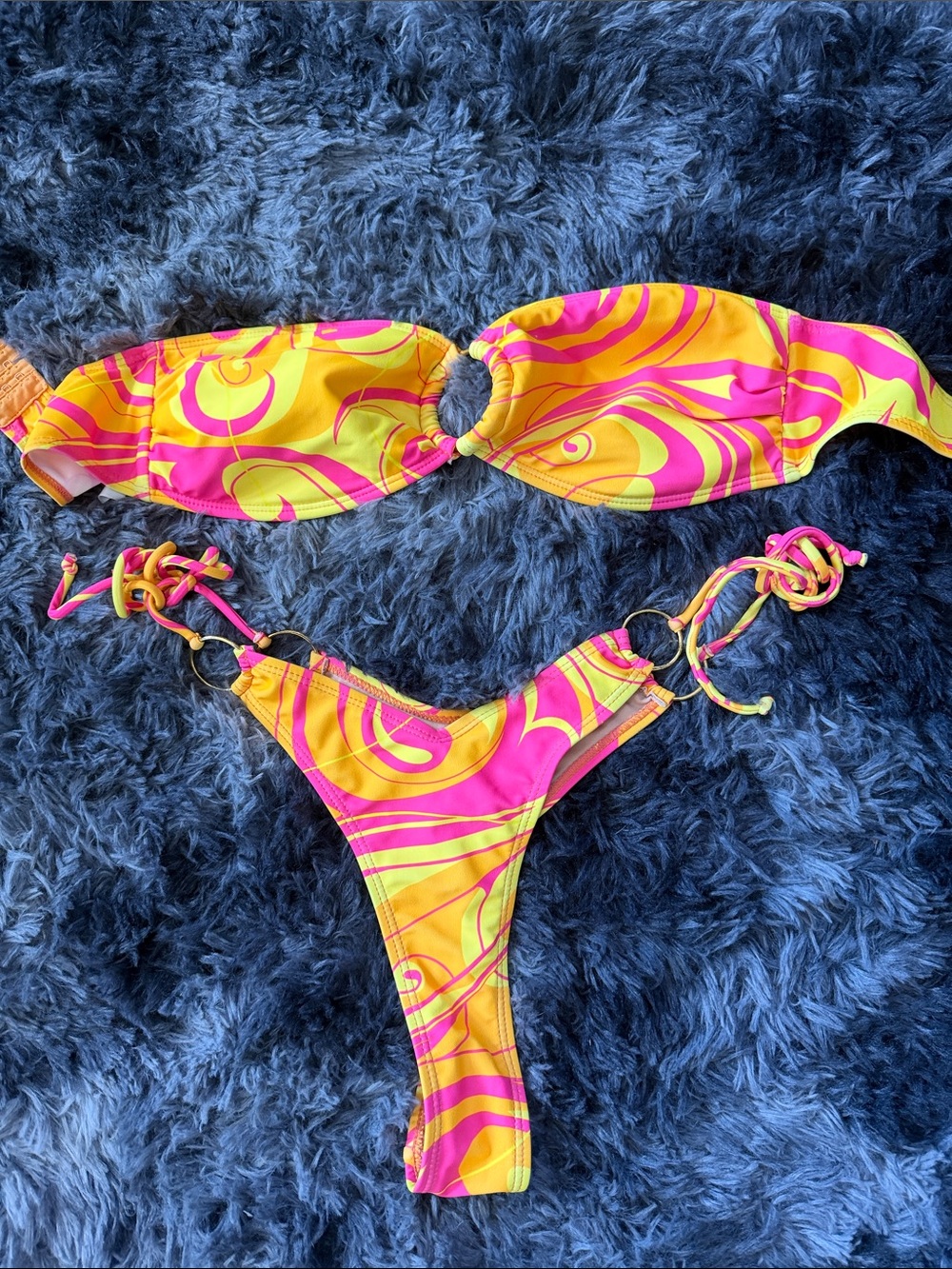 Thong bikini